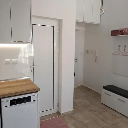 Apartman Perla 2 *